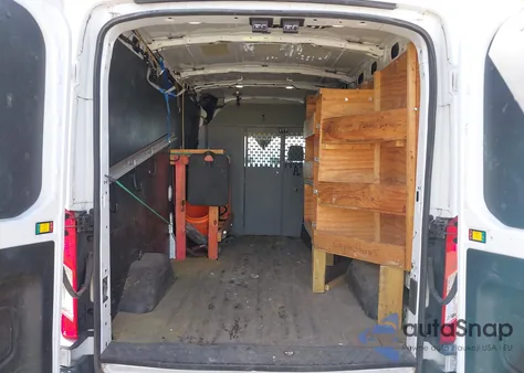 2017 Ford Transit-250 z USA, uszkodzony, nr VIN 1FTYR2CM9HKB56833